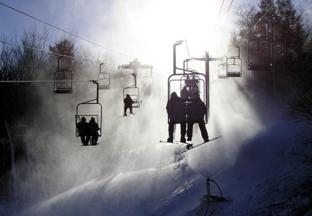 Rząd wprowadzi limity narciarzy na stokach