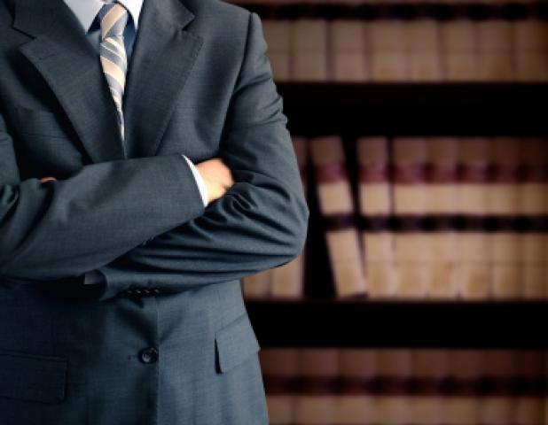 Podwojenie stawek dla adwokatów i radców prawnych z urzędu
